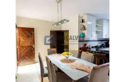 Casa com 3 quartos para alugar na rua criméia, parque novo oratório, santo andré, 250 m2 por r$ 4.600