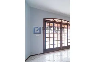 Casa com 2 quartos para alugar na dos anglicanos, r, jardim do estádio, santo andré, 150 m2 por r$ 2.500