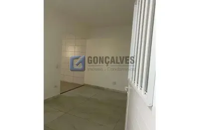 Casa com 1 quarto para alugar na volta redonda, r, alves dias, são bernardo do campo por r$ 1.450