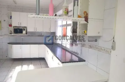 Casa com 2 quartos para alugar na fortunato benevenuto finco, r, estoril, são bernardo do campo por r$ 6.000