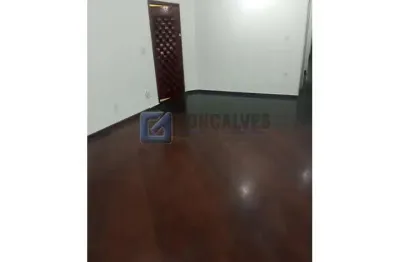 Sobrado com 3 quartos para locação no jardim las vegas em santo andré/sp.