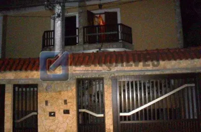Casa com 4 quartos à venda na alcides de almeida, r, centro, são bernardo do campo por r$ 1.540.000