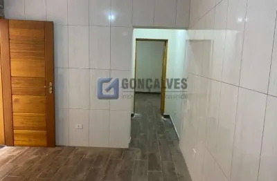 Casa com 2 quartos para alugar na da patria, r, santa terezinha, são bernardo do campo por r$ 1.650