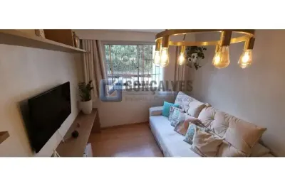 Apartamento com 2 quartos para alugar na tiradentes, r, santa terezinha, são bernardo do campo, 52 m2 por r$ 2.000