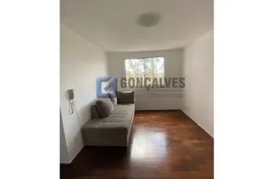 Apartamento com 2 quartos para alugar na Rua Tiradentes, Santa Terezinha, São Bernardo do Campo, 64 m2 por R$ 1.550