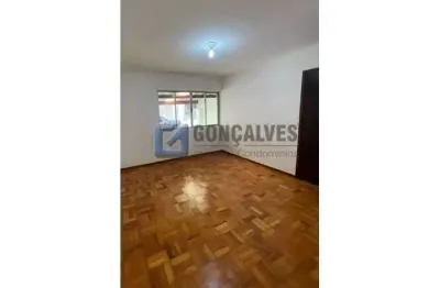 Casa com 3 quartos para alugar na rua comendador luiz giglio, nova petrópolis, são bernardo do campo por r$ 2.800