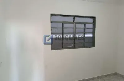 Casa com 1 quarto para alugar na rua adriático, jardim do estádio, santo andré por r$ 1.200