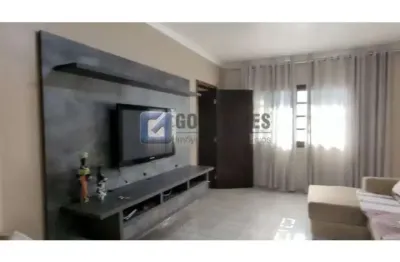 Casa com 3 quartos para alugar na rua dom bernardo josé bueno miele, nova petrópolis, são bernardo do campo, 220 m2 por r$ 4.000
