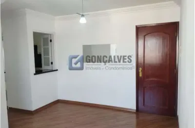 Apartamento com 3 quartos para alugar na Avenida Capitão Mário Toledo de Camargo, Vila Pires, Santo André, 73 m2 por R$ 2.200