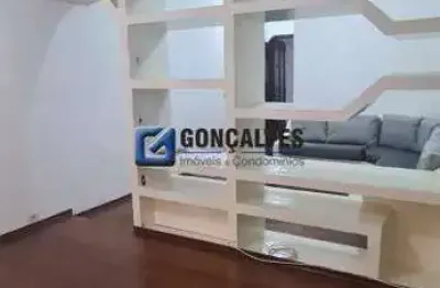 Sobrado para Aluguel em Demarchi, São Bernardo do Campo — 3 Quartos (1 Suíte) | 2 Vagas