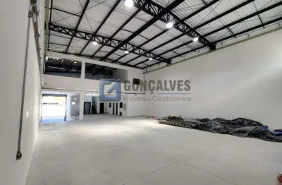 Galpão Comercial para Aluguel em Mauá, São Caetano do Sul — 633 m² Interna/Externa + 5 Vagas