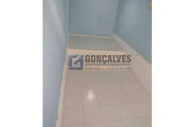 Salão Comercial para Alugar em São Caetano do Sul (Fundação) – 150m² Internos + 150m² Externos, 2 Banheiros