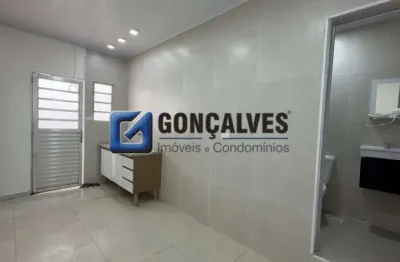 Casa para Aluguel em São Caetano do Sul (Cerâmica) – 2 Quartos, 50 m²