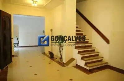 Sobrado Residencial com 3 suítes em Nova Petrópolis, São Bernardo do Campo – 242 m², 2 vagas