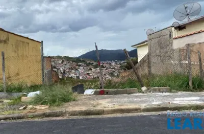 Terreno à venda no Estância São José, Poços de Caldas 