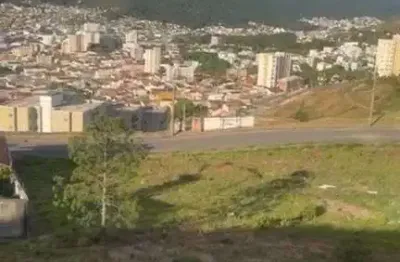 Terreno à venda no Jardim dos Manacás, Poços de Caldas 