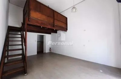 Casa comercial com 1 sala para alugar no Centro, Taubaté 