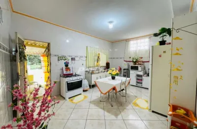 Casa de Esquina com 3 Dormitórios e Quintal Amplo Repleto de Árvores Frutíferas - CA6848