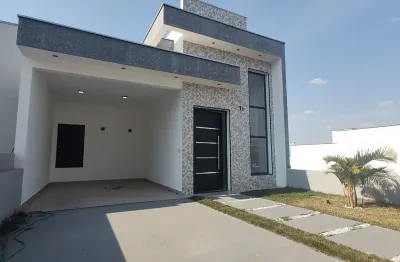 Casa térrea 3 dormitórios com suíte localizada no condomínio residencial jardim