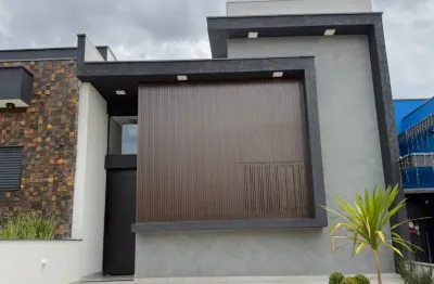 Casa térrea com piscina em condomínio fechado com lazer total contendo quadras, piscina, academia, lago, pista de caminhada, mercado 24 hs