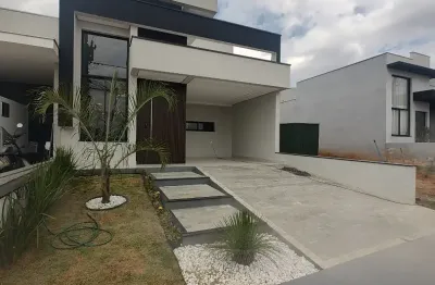 Belíssima casa térrea com móveis planejados e acabamento diferenciado