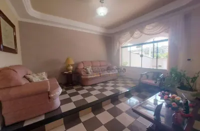 Casa com 3 quartos para alugar, sendo 176 m² de área útil - Jardim Ipiranga - Americana/SP