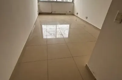 Sala comercial com 1 sala para alugar na Avenida Tancredo Neves, Caminho das Árvores, Salvador