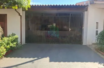 Excelente casa de 2 dormitorios com edicula no bairro Jardim Santa Felicia