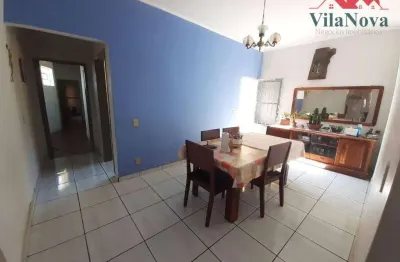 Casa à venda no centro de indaiatuba em terreno com 407m² e 211.13m² de  área construída.