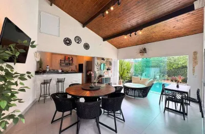 Casa com 3 dormitórios à venda, 329 m² por R$ 1.900.000 - Granja Viana