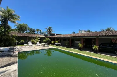 Casa à beira mar com 5 quartos (3 suítes), 6 vagas e lazer à venda em pernambuco, guarujá