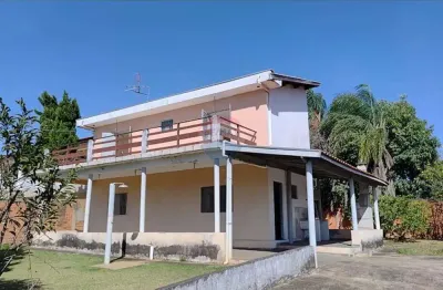 Chacara com um bela casa de 3 quartos e muito espaço, parque da represa, paulínia/sp