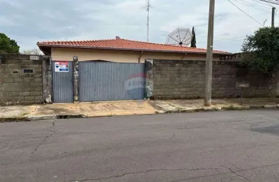 Casa com 3 quartos à venda na Rua Caetano Achiles Avancini, 1011, Vila José Kalil Aun, Cosmópolis