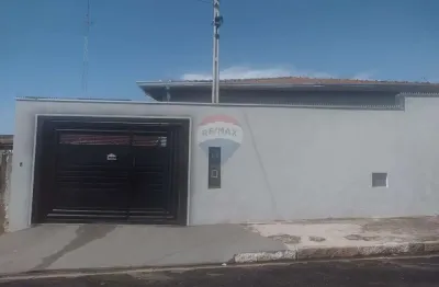 Casa com 2 quartos para alugar na Rua Otto Herbst, 345, Centro, Cosmópolis