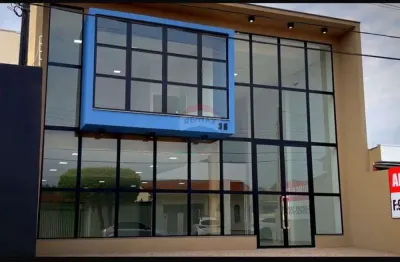 Locação imperdível! sala comercial de alto padrão com mezanino e fachada total em vidro