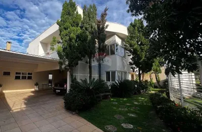 'Casa dos Sonhos em Jardim de Itapoan a venda com 4 quartos, Paulínia! ✨'