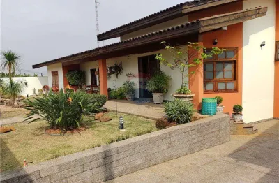 Casa com 3 quartos à venda na Rua Afonso Garcia, 101, Jardim Bela Vista III, Cosmópolis
