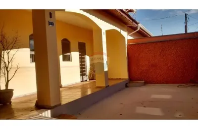 Casa com 3 quartos à venda na Rua Doutor Luiz Nicolau Nolandi, 690, Vila José Kalil Aun, Cosmópolis