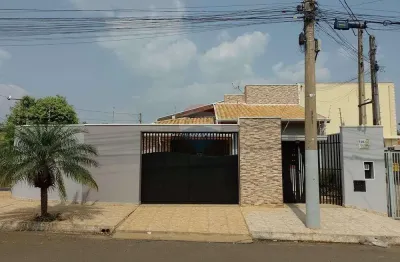 Casa com 2 quartos à venda na Rua George Kiosia, 114, Vila José Kalil Aun, Cosmópolis