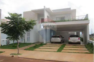 Linda casa com 3 quartos e piscina a venda no Cond. Manhattan em Artur Nogueira/SP