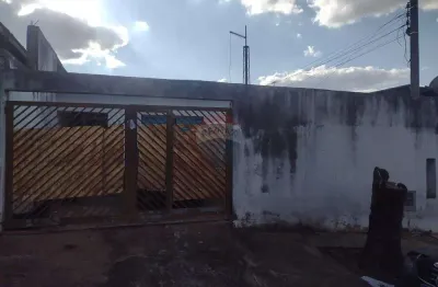 Casa com 1 quarto à venda na Rua Aladino Selmi, 523, Parque Dona Esther, Cosmópolis