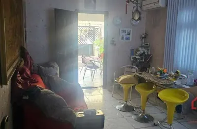 Casa com 3 quartos à venda na doutor emílio carlos, 223, vila cascatinha, são vicente por r$ 460.000