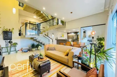 Casa a venda com três quartos sendo uma suíte no bairro bom retiro - joinville/sc