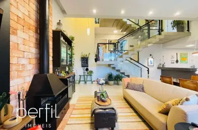 Casa a venda com três quartos sendo uma suíte no bairro bom retiro - joinville/sc