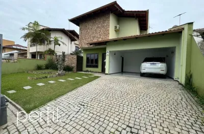 Casa com 3 quartos à venda no Iririú, Joinville 