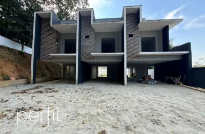 Sobrado geminado a venda com três quartos sendo uma suíte no bairro glória - joinville/ sc