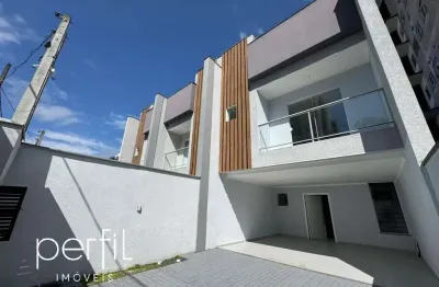 Sobrado à venda em joinville-sc: 2 quartos, 1 suíte, 2 salas, 3 banheiros, no costa e silva. confira!