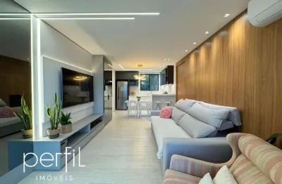 Apartamento mobiliado de 1 suíte + 2 dormitórios e 3 vagas de garagem no bairro américa - joinville, sc