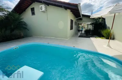 Casa plana no costa e silva com 155 m2 de área construída  3 dormitórios sendo 1 suíte