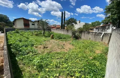 Terreno à venda na Avenida Moriaki Ueno, 10, Cidade Jardim, Jacareí